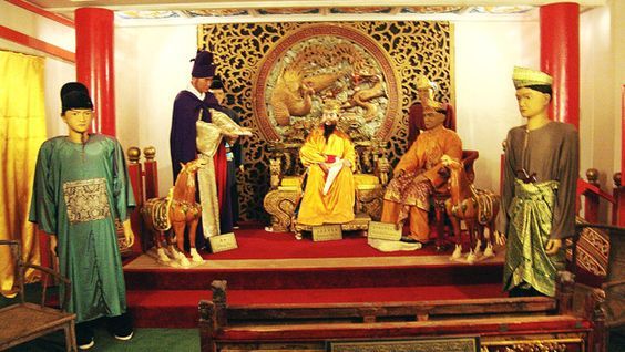 Budaya Asing: Adaptasi atau Hilangnya Jati Diri?
